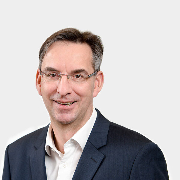 Heiko Marquardt, Senior Expert Portraetfoto von Heiko Marquardt vor grauem Hintergrund