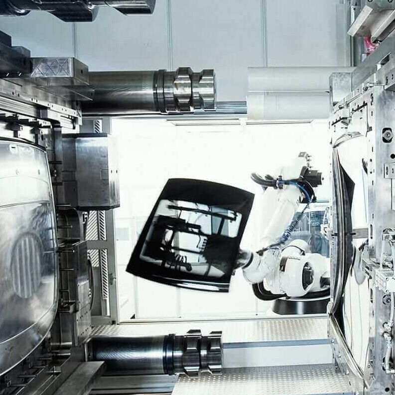 ROI Case Study - Qualitätssteigerung in der Automobilindustrie Bild einer Maschine in der Autoindustrie