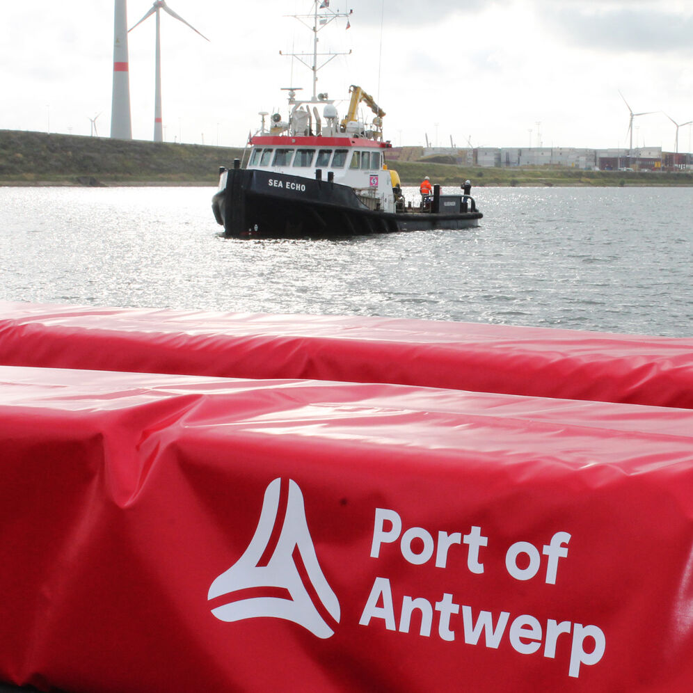 Port of Antwerp Bild eines Bootes am Port of Antwerp
