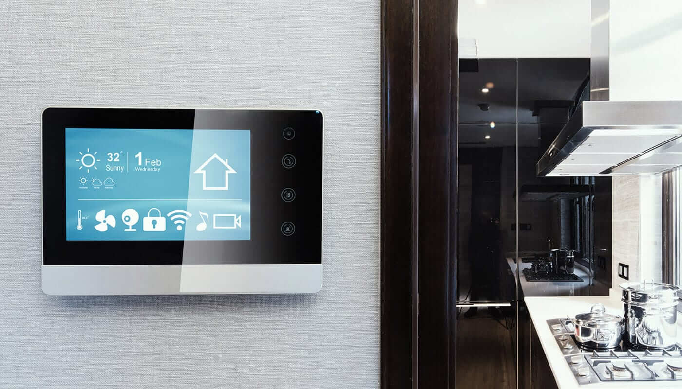 ROI Case Study - Smart Products Bild eines Monitors der das Haus steuert